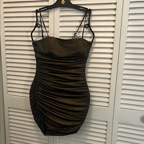 #1046+Elegant Black Ruched Dress - Picture 1 of 5